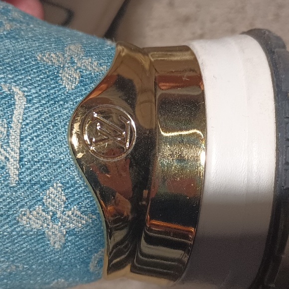 Louis Vuitton,, - Picture 7 of 7